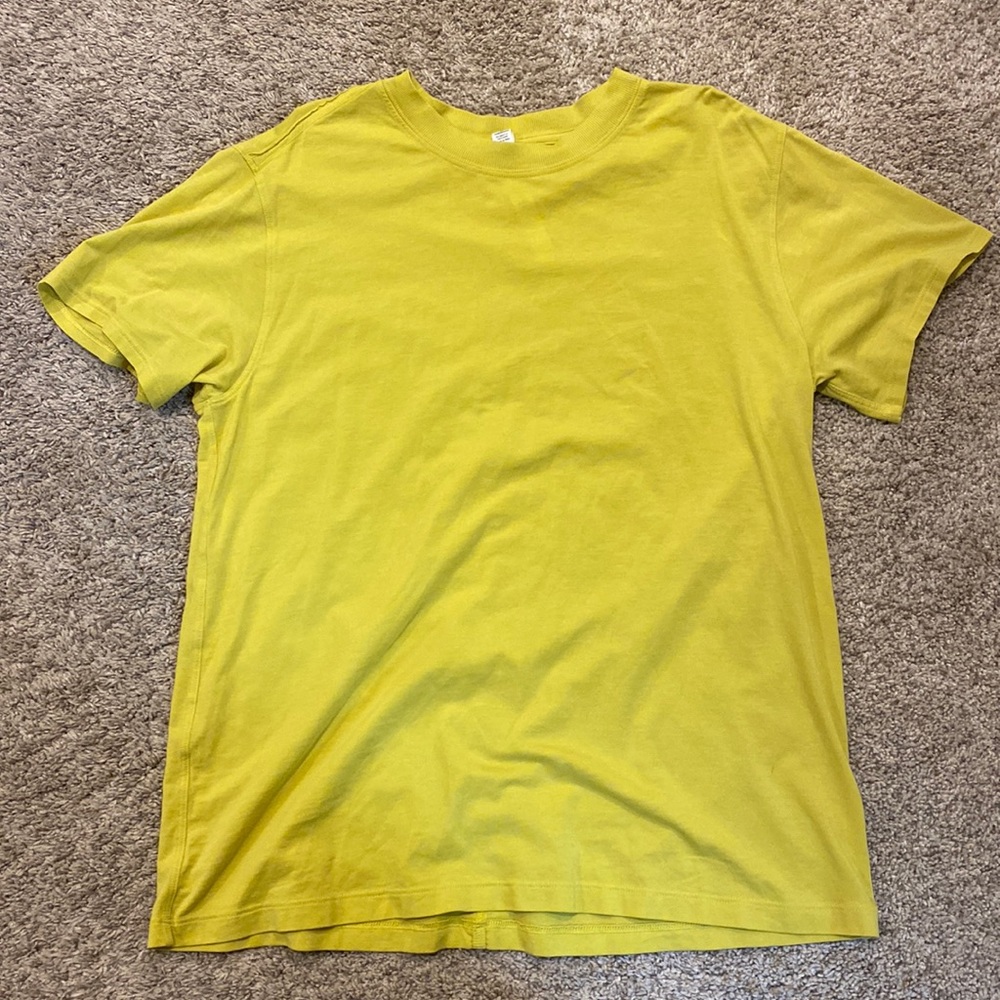 Lululemon T- shirt.